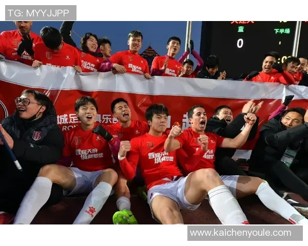 成都足球明星赛精彩唱歌视频回顾球员展现多才多艺的魅力时刻